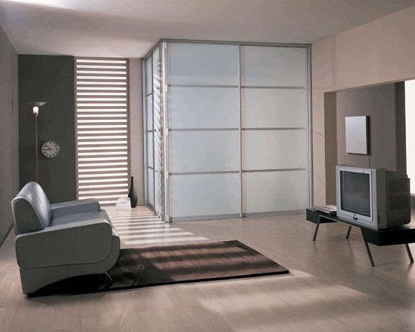 Гардеробный шкаф в гостиной комнате по индивидуальному дизайну от группы компаний Империя мебели